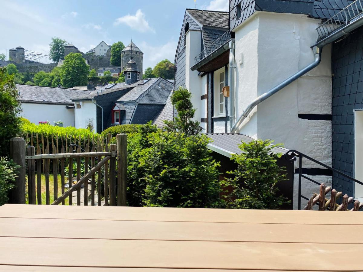 Holiday House Burgblick1 With Terrace - Vosproperties Monschau Bagian luar foto